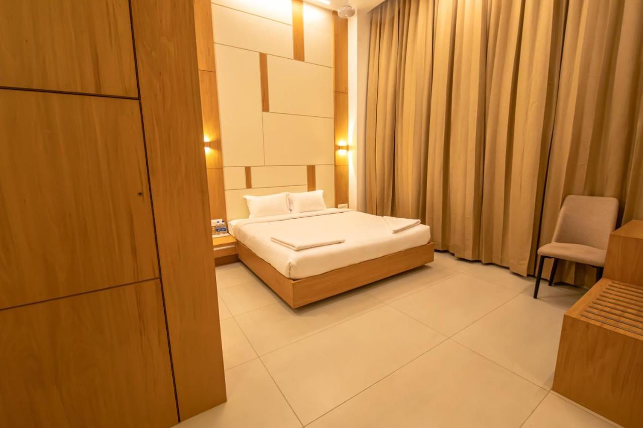 Rathna Residency - Near Us Consulate Otel Chennai Dış mekan fotoğraf