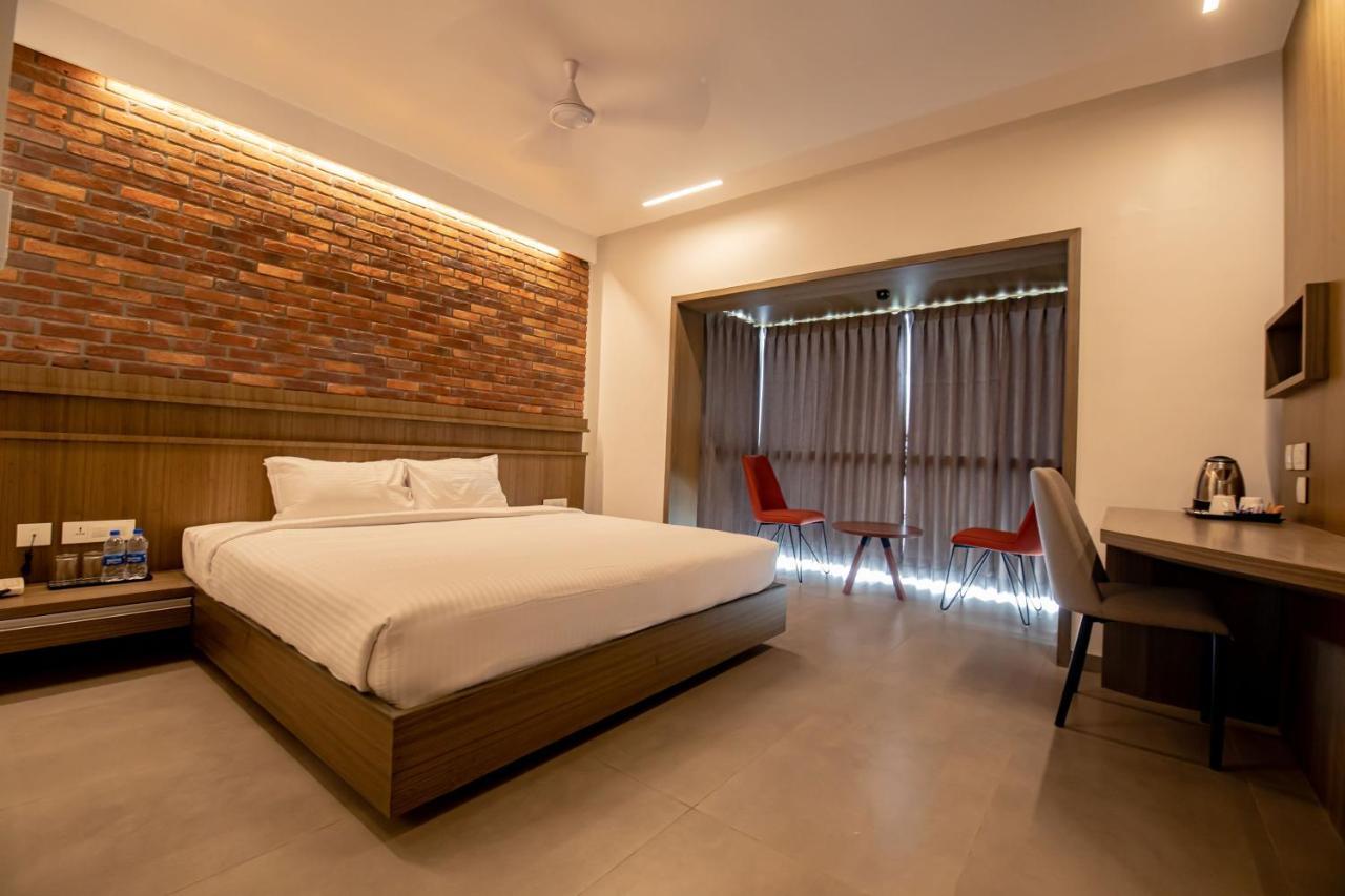 Rathna Residency - Near Us Consulate Otel Chennai Dış mekan fotoğraf