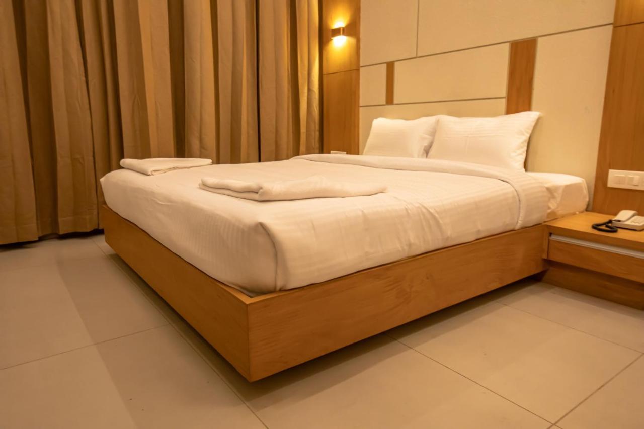 Rathna Residency - Near Us Consulate Otel Chennai Dış mekan fotoğraf